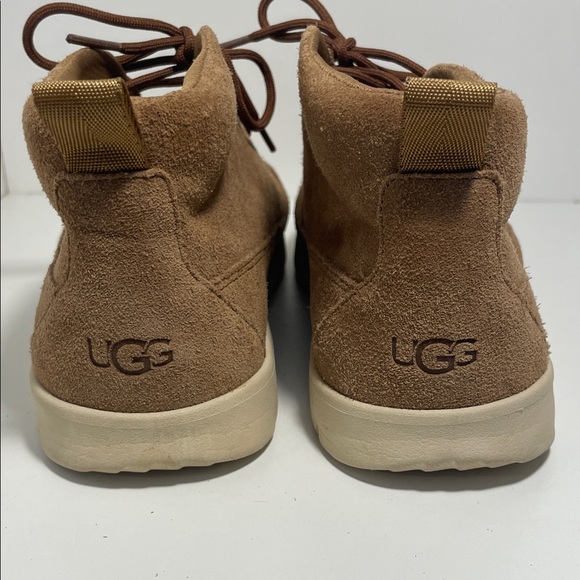 UGG Canoe Youth 6 (Women’s Size 7.5-8) 38 EU US Chestnut Suede Lightweight Boots - Picture 2 of 15